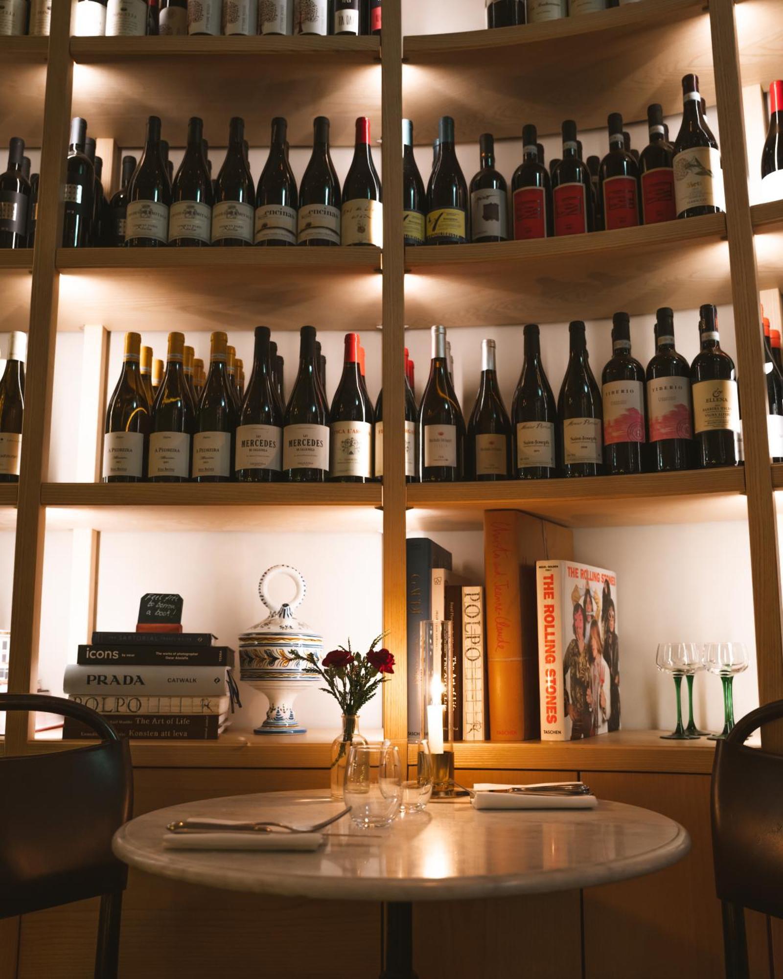 Villa Dagmar Стокгольм Экстерьер фото A wine bar in Paris